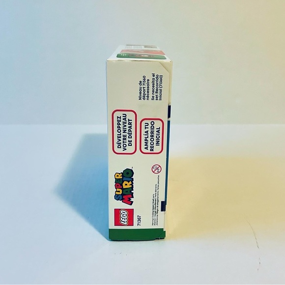 LEGO Super Mario: Mario's House & Yoshi Expansion Set 71367 (Retired) - Picture 4 of 7